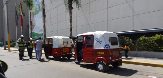 Motos-taxis et contr�le de police